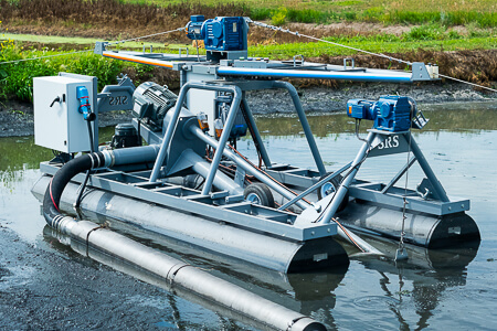 Side view of pivot flump