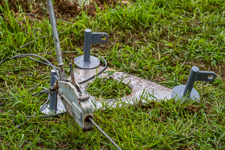 Triangle with grip hoist attached